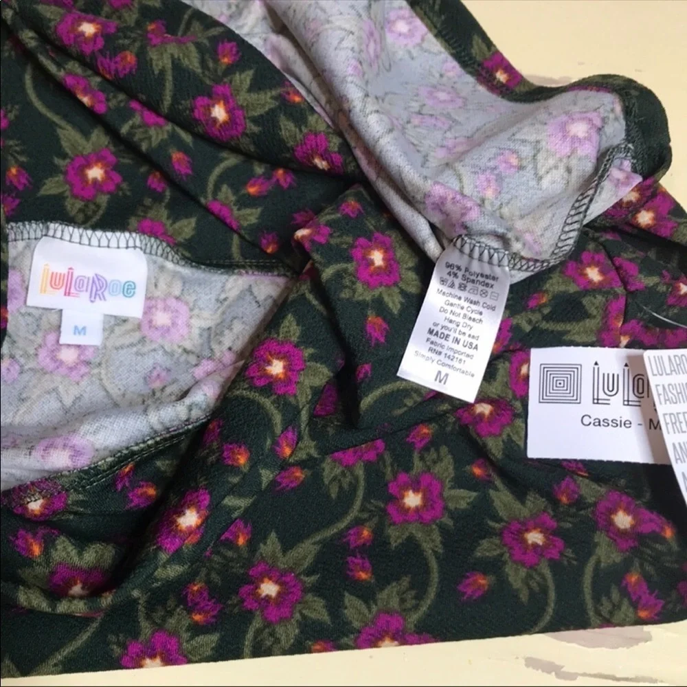 Lularoe Cassie pencil skirt stretchy Floral M